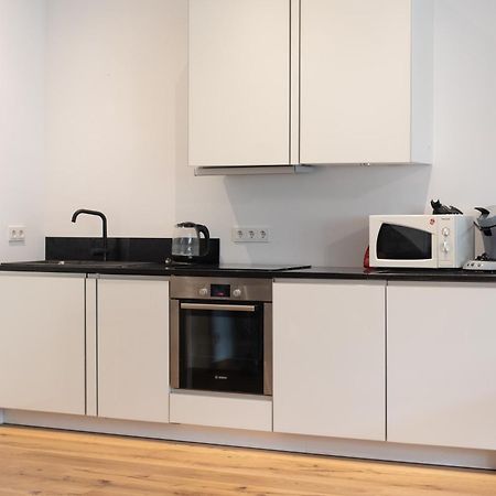 Apartment Mit Parkblick & Massagestuhl Leipzig Bagian luar foto