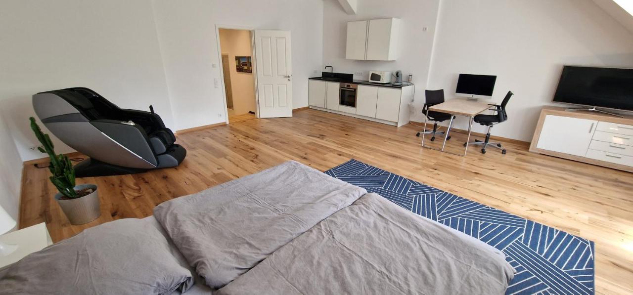 Apartment Mit Parkblick & Massagestuhl Leipzig Bagian luar foto