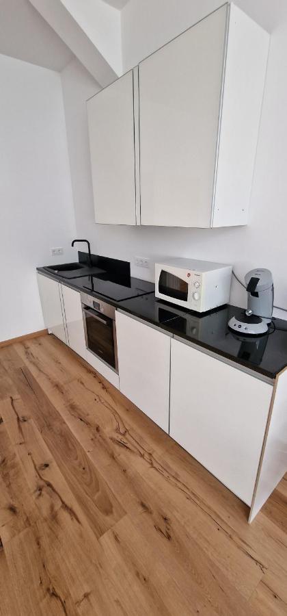 Apartment Mit Parkblick & Massagestuhl Leipzig Bagian luar foto